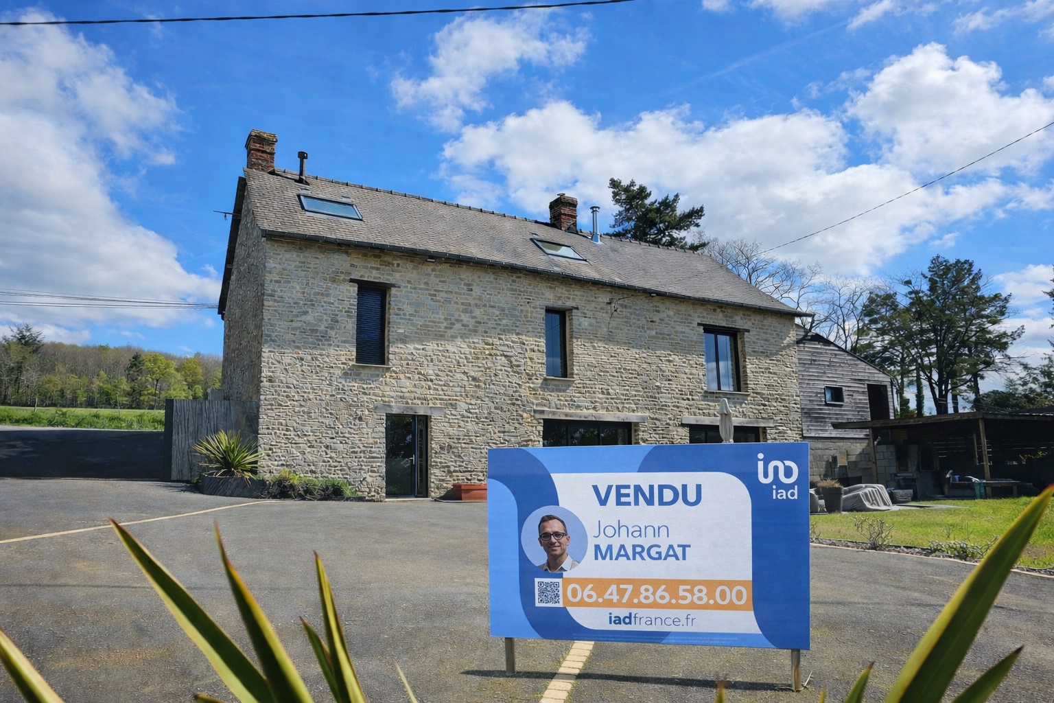 Maison en pierre vendue à Bourg-des-Comptes par Johann Margat